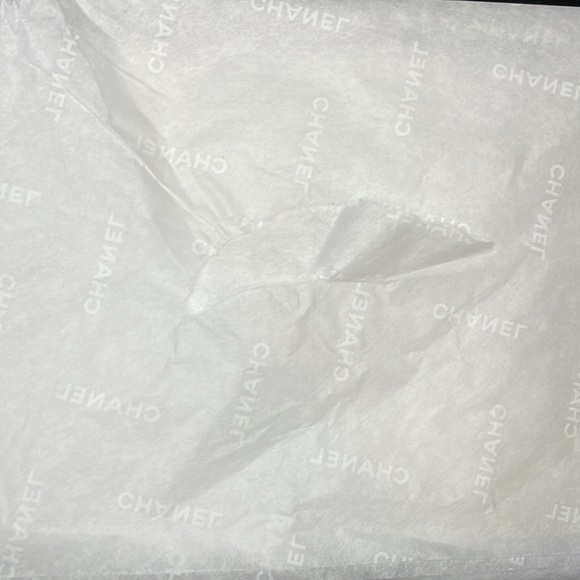 Authentic Chanel Gift Box - Picture 4 of 4